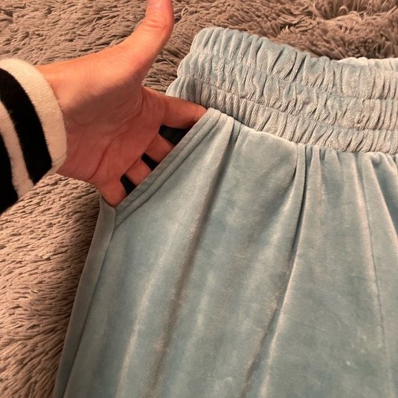 Very Soft Weekend Edition Velvet Like Sweatpants - Picture 8 of 10